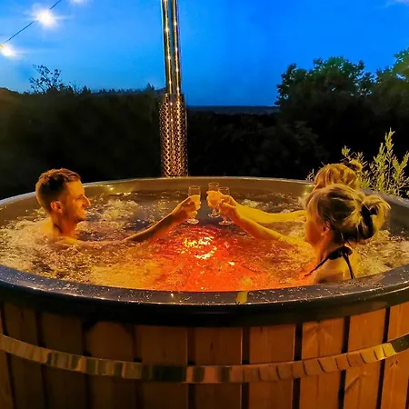 Des Milans Lägenhet Saint-Cirgues-de-Jordanne